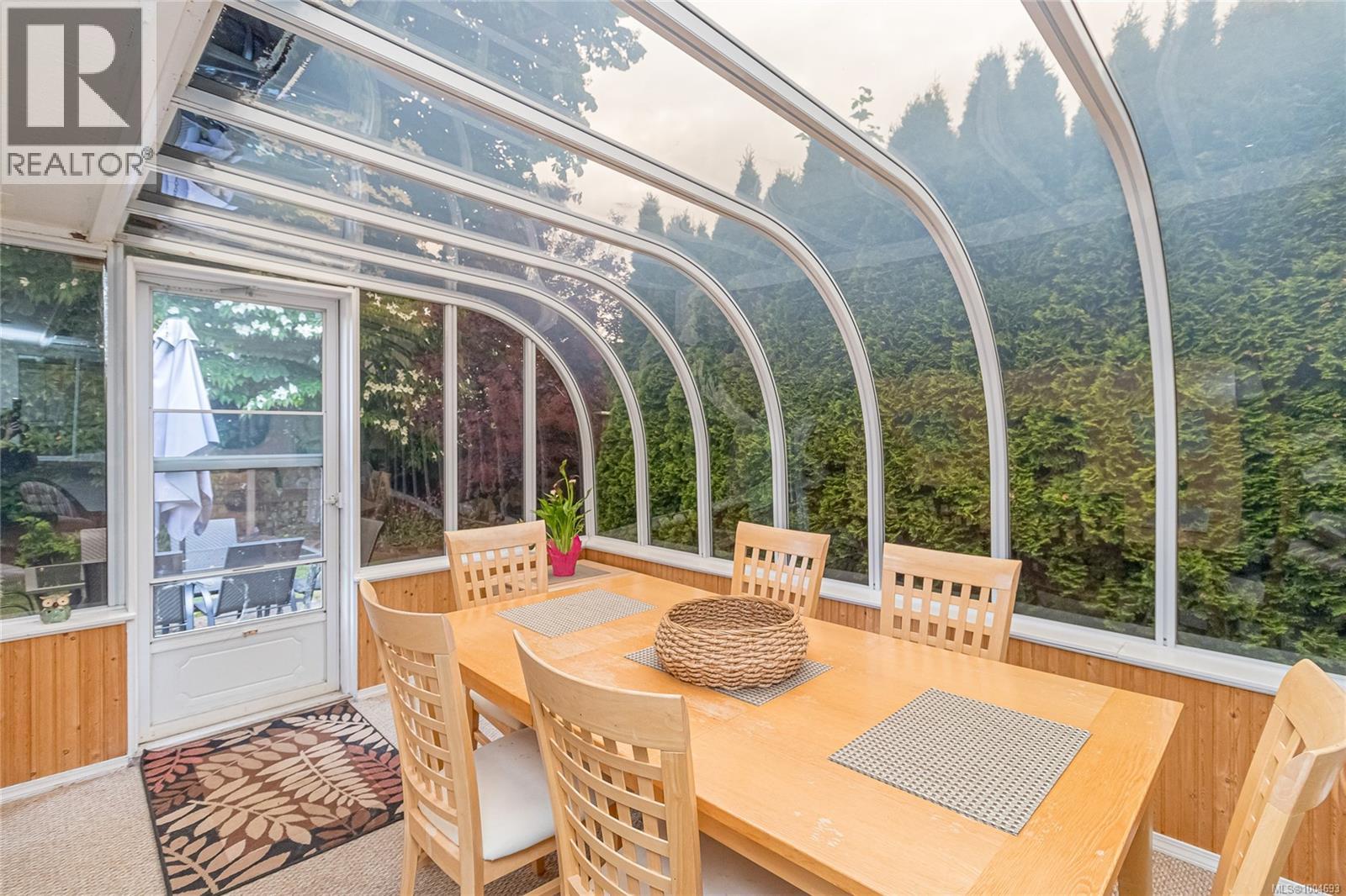 1163 Wellington Dr, Qualicum Beach