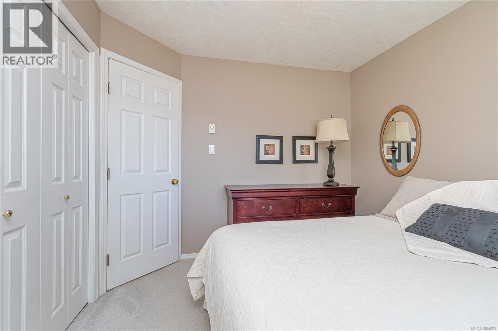 1163 Wellington Dr, Qualicum Beach