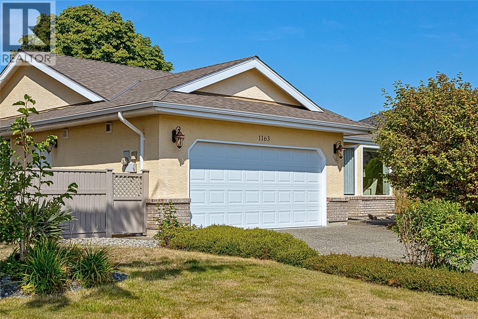 1163 Wellington Dr, Qualicum Beach
