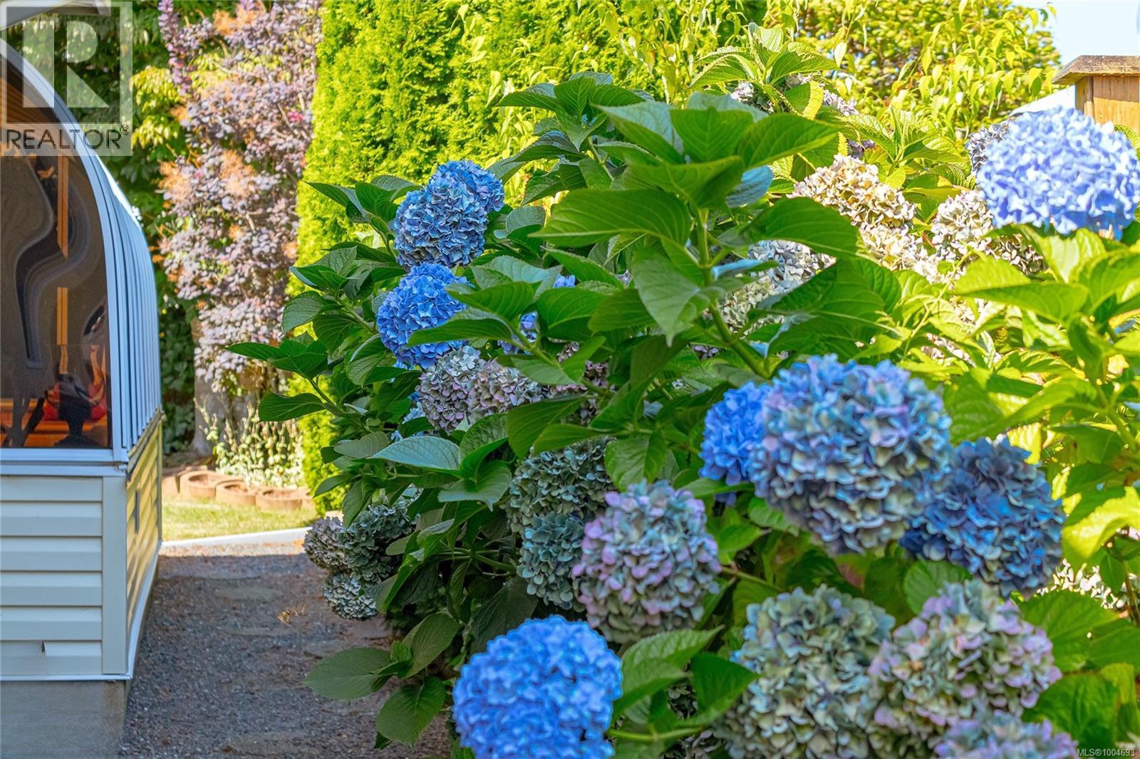 1163 Wellington Dr, Qualicum Beach