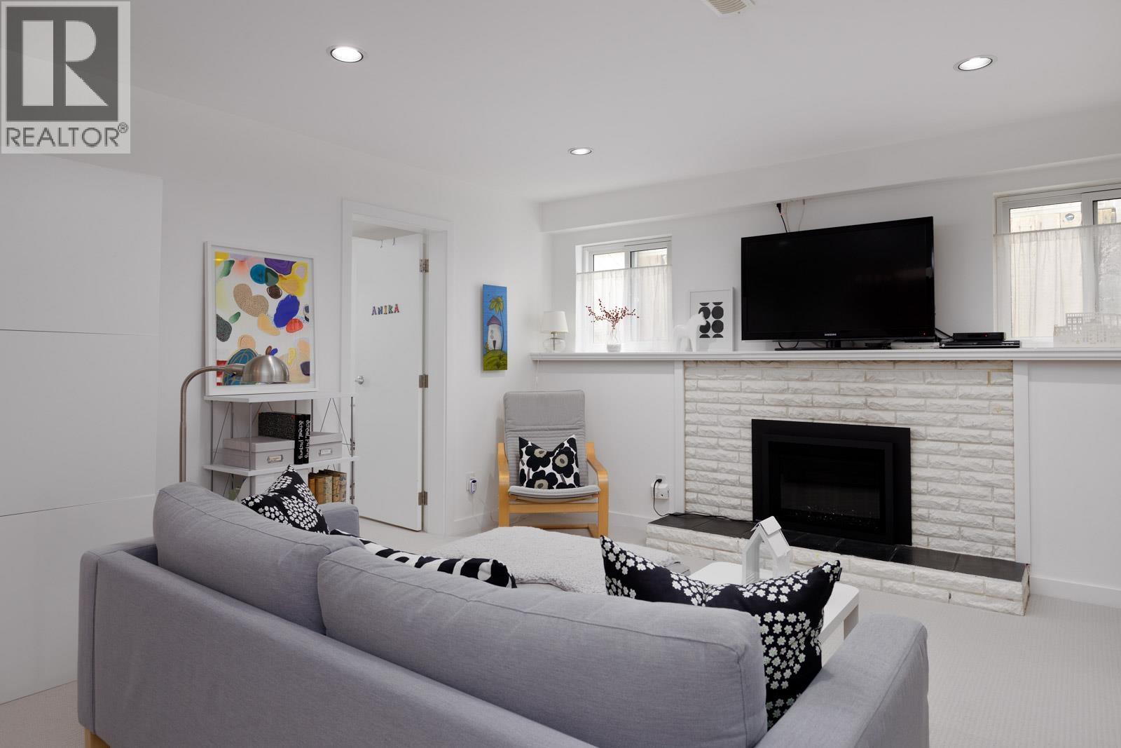 Photo 10 of 1133 Doran Road, North Vancouver BC