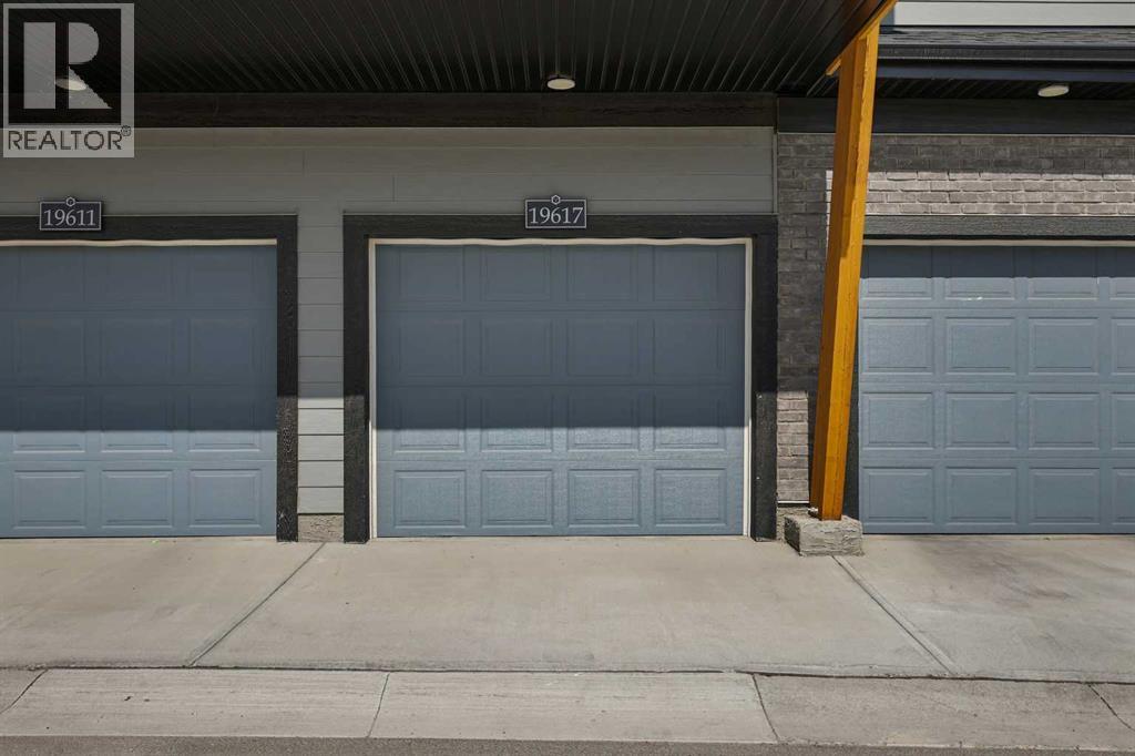 Photo 24 of 19617 45 Street Se, Calgary AB