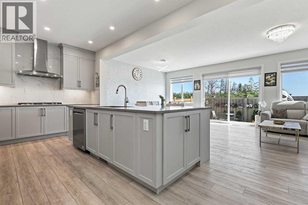 Photo 4 of 100 Magnolia Crescent Se, Calgary AB