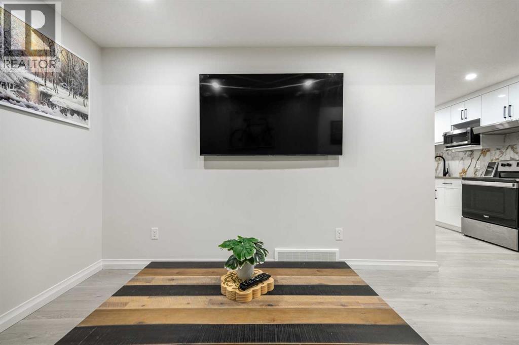 Photo 35 of 100 Magnolia Crescent Se, Calgary AB