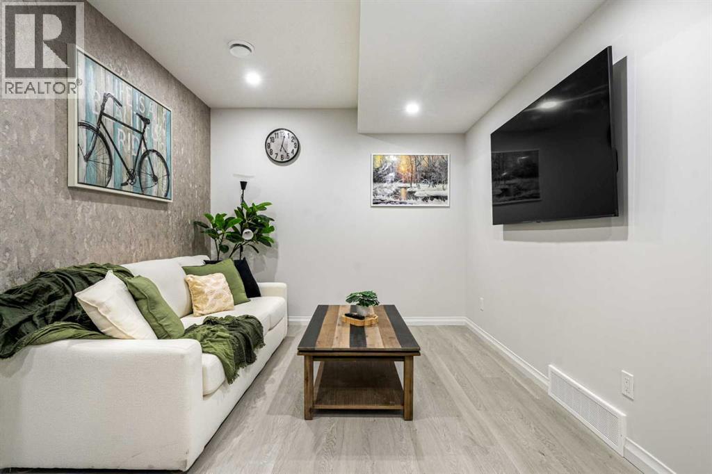 Photo 34 of 100 Magnolia Crescent Se, Calgary AB