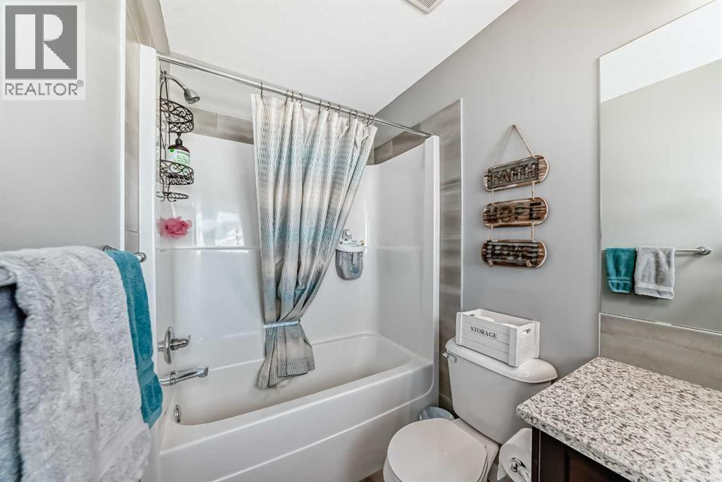 100 Sundown Grove, Cochrane