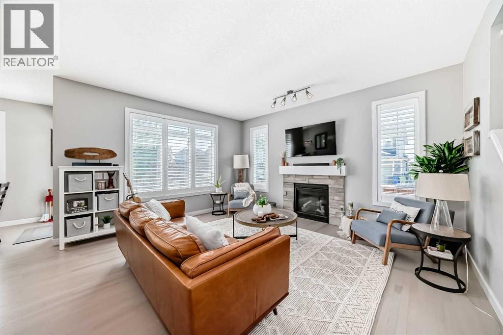 100 Sundown Grove, Cochrane