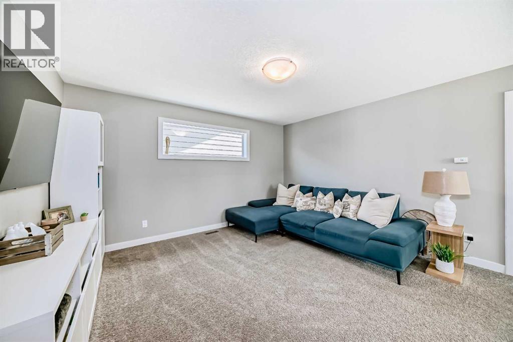 100 Sundown Grove, Cochrane