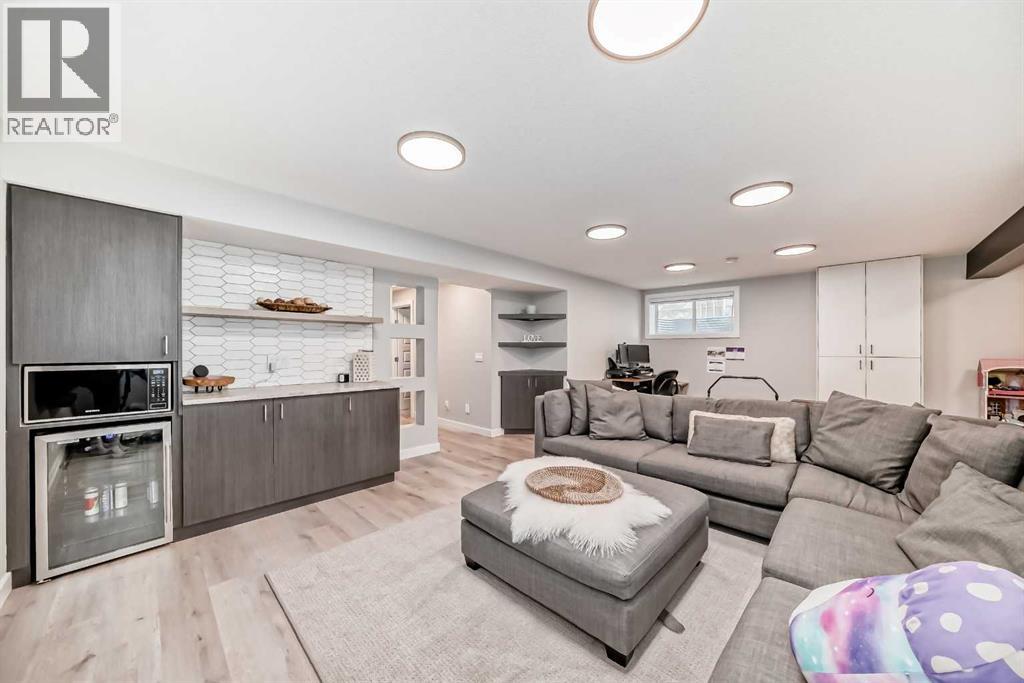 100 Sundown Grove, Cochrane