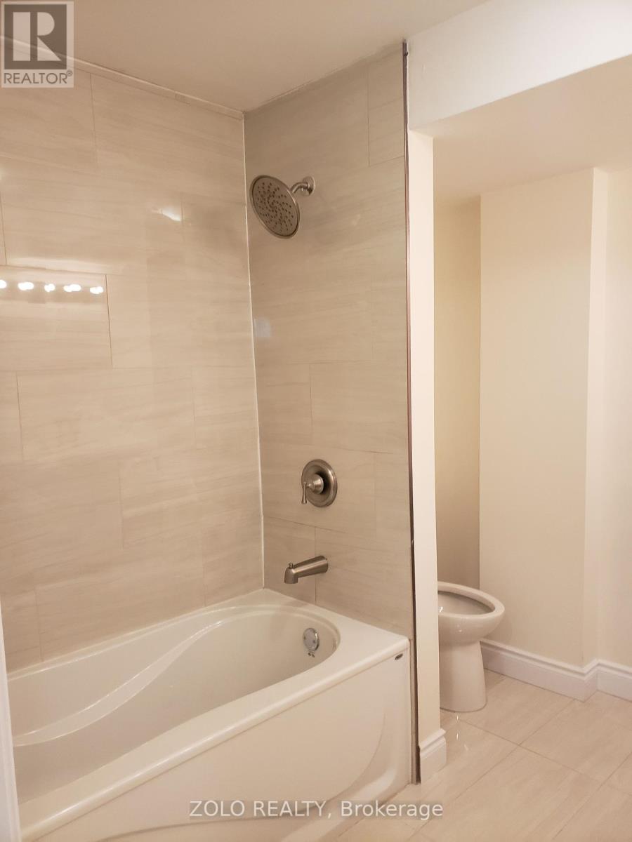 Photo 5 of Lower 58 Gibson Circle, Bradford West Gwillimbury ON