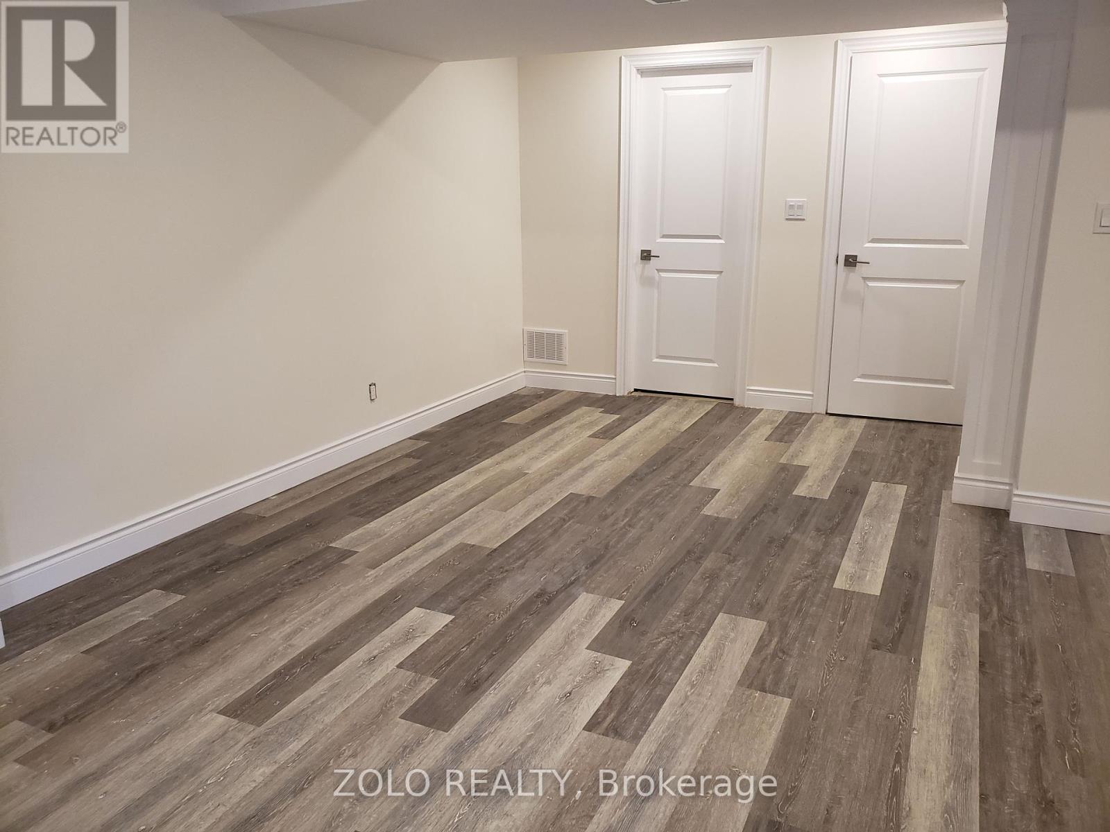 Photo 7 of Lower 58 Gibson Circle, Bradford West Gwillimbury ON