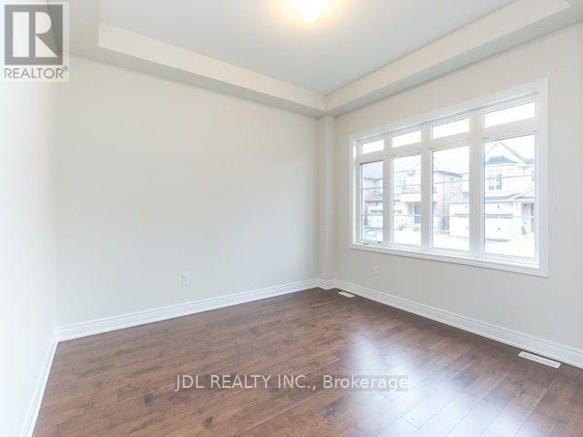 Photo 9 of 681 Mcgregor Farm Trail, Newmarket ON