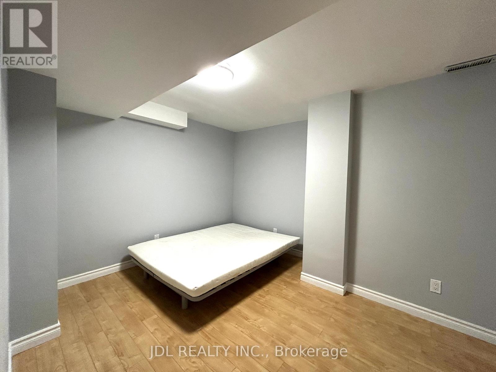 Photo 8 of Bsmt 80 Caproni Drive, Vaughan ON