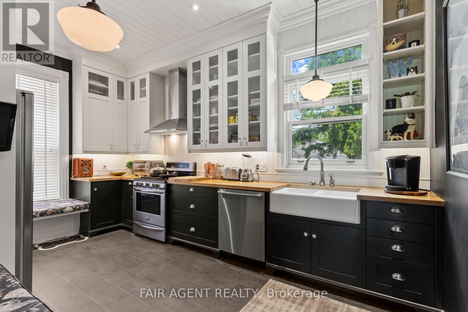 Photo 20 of 26 Daly Avenue, Stratford ON