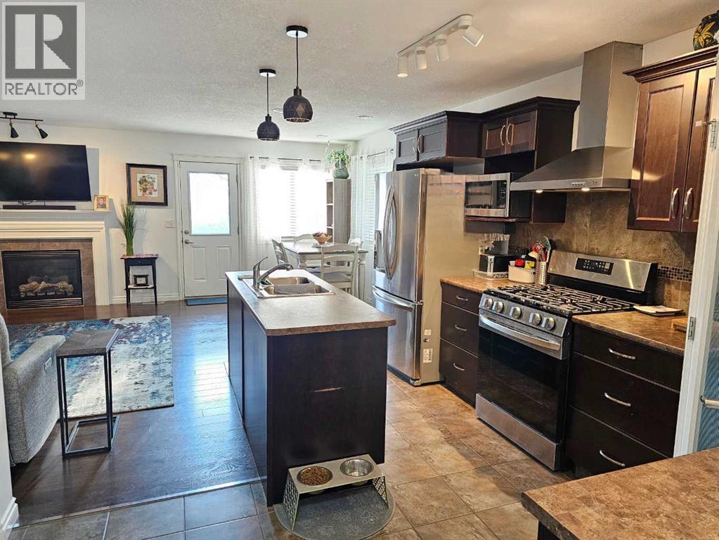 Photo 5 of 7417 112 Street, Grande Prairie AB