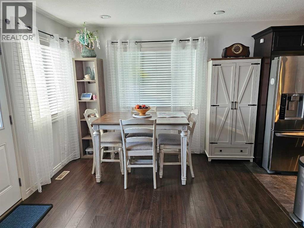 Photo 10 of 7417 112 Street, Grande Prairie AB