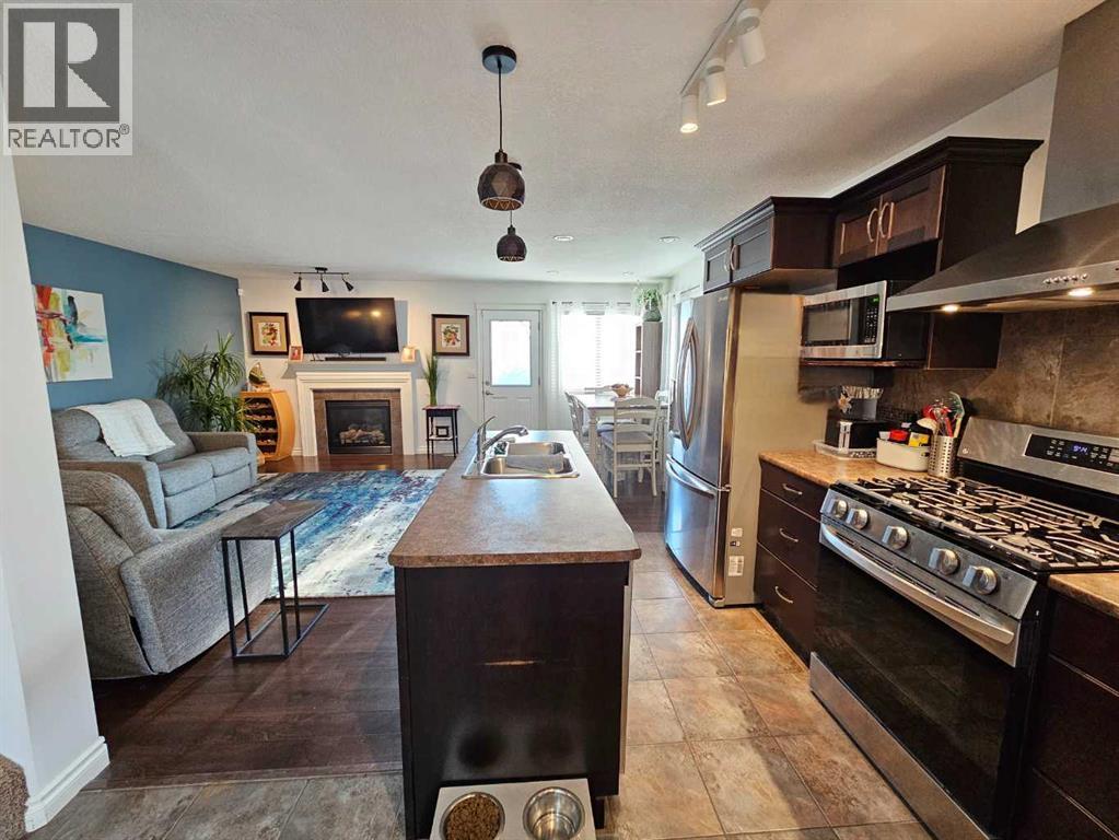 Photo 4 of 7417 112 Street, Grande Prairie AB