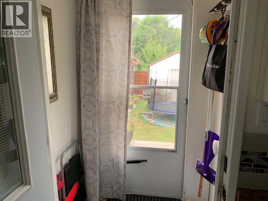 Photo 23 of 1413 10 Avenue S, Lethbridge AB
