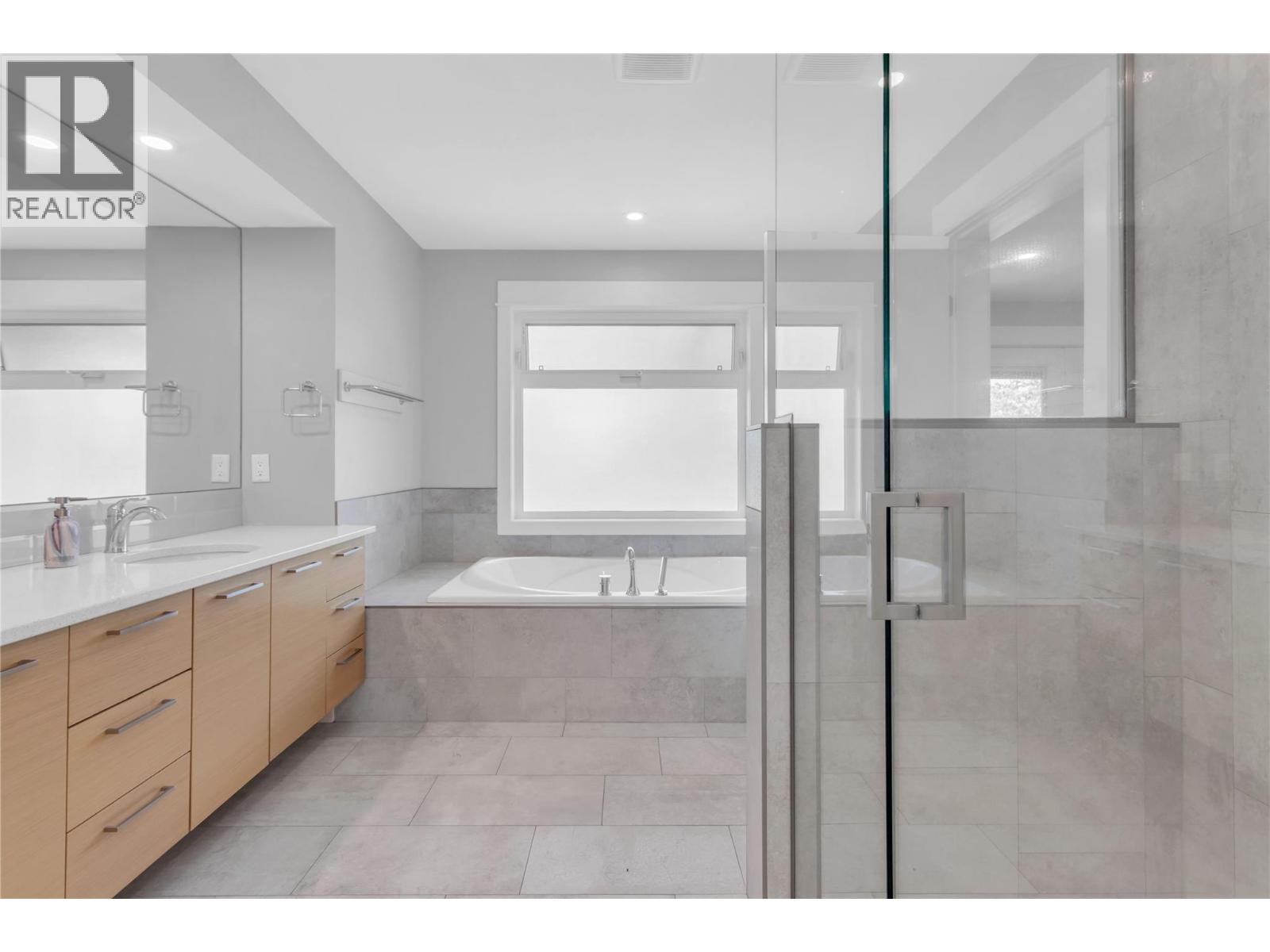  1281 23 Street Southeast, Salmon Arm