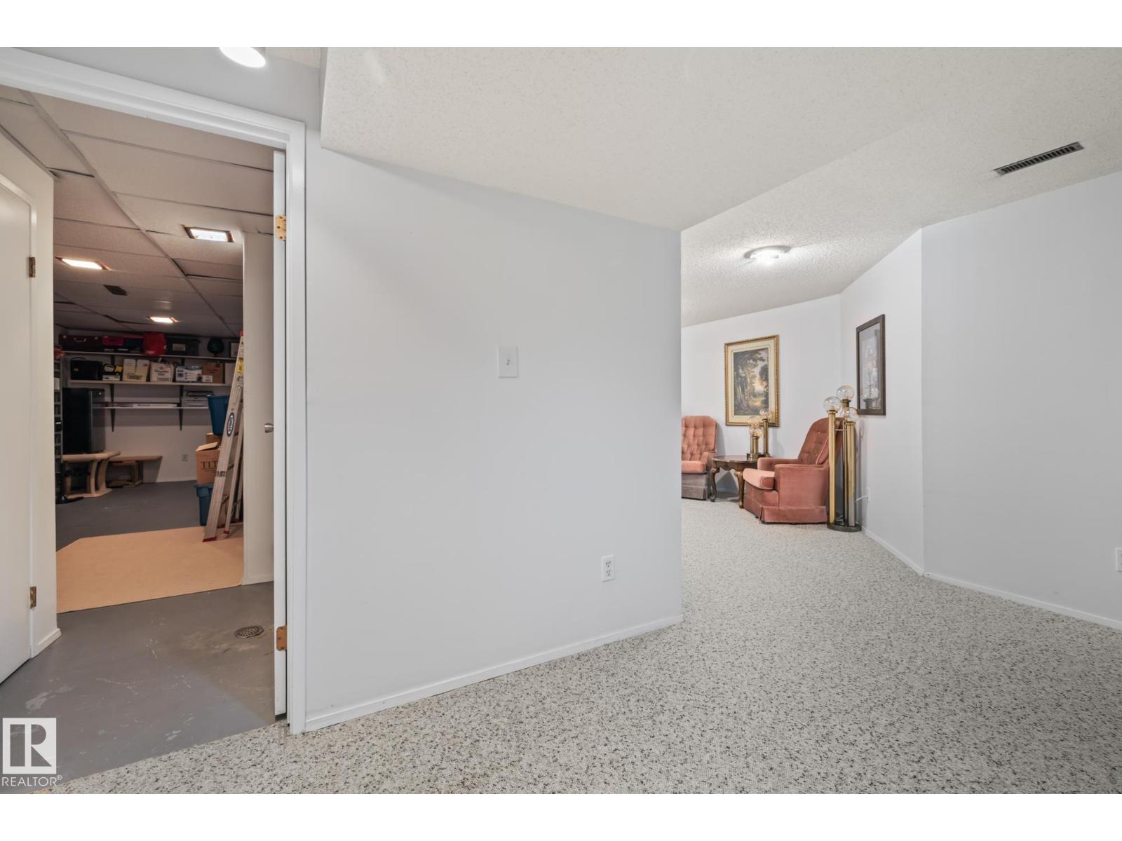 Photo 22 of 27 Pineview Horizon Vg, St Albert AB