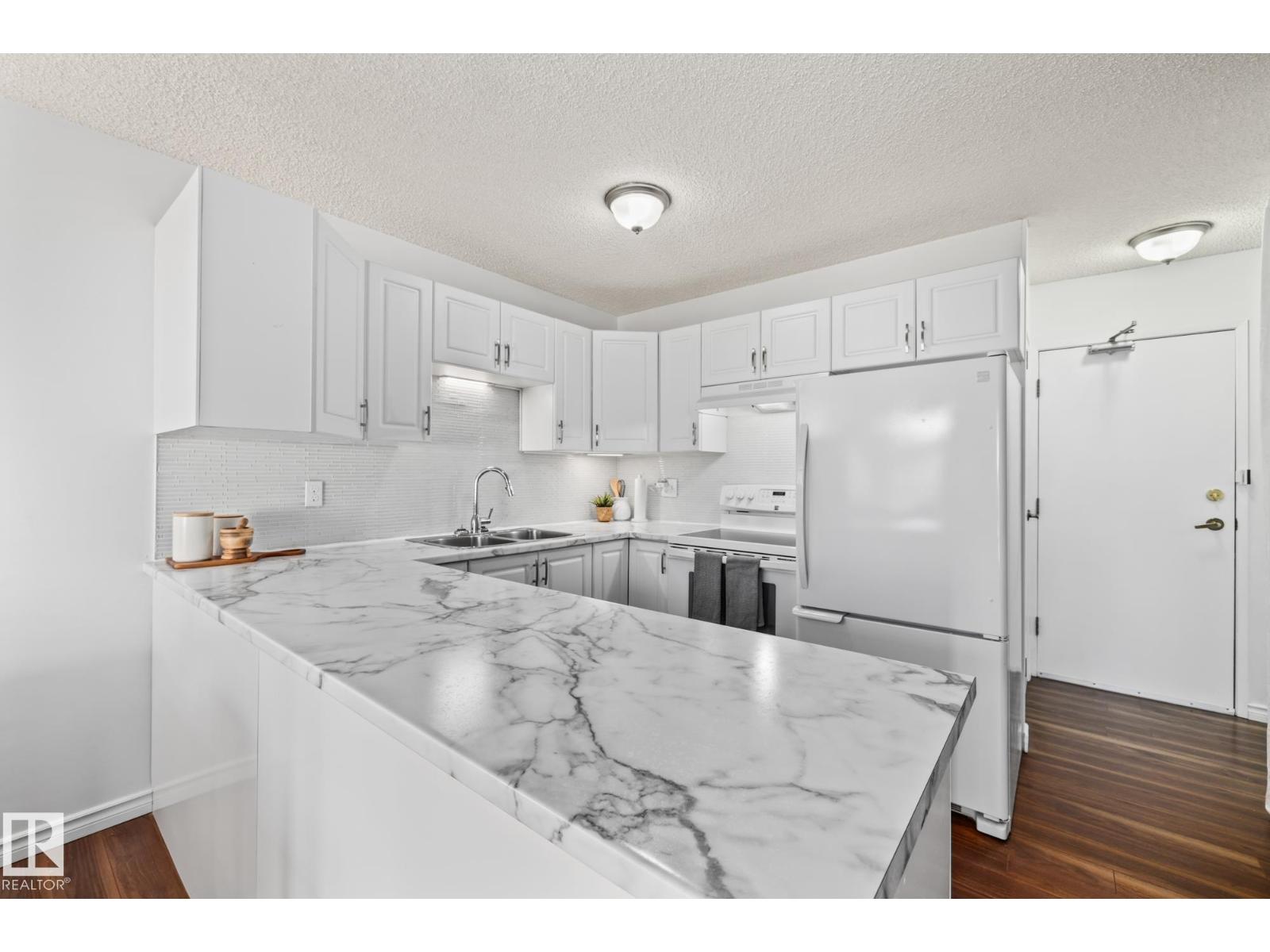 Photo 12 of 27 Pineview Horizon Vg, St Albert AB