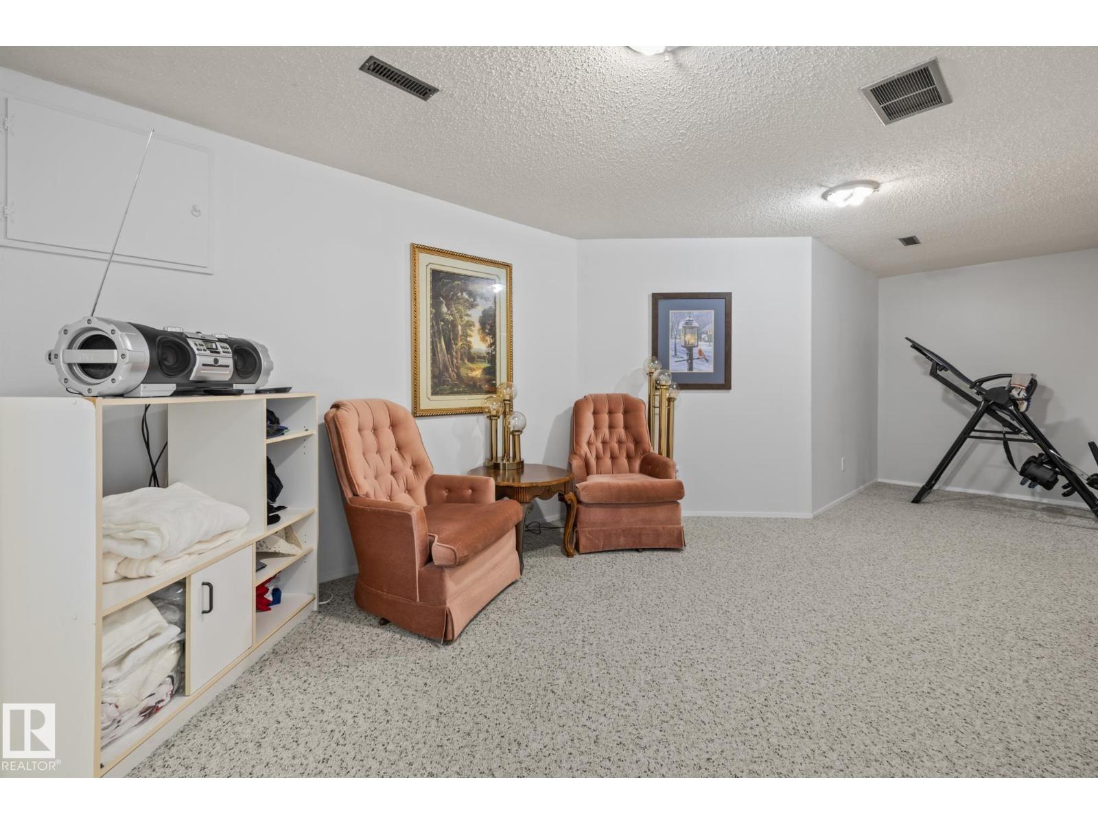 Photo 25 of 27 Pineview Horizon Vg, St Albert AB