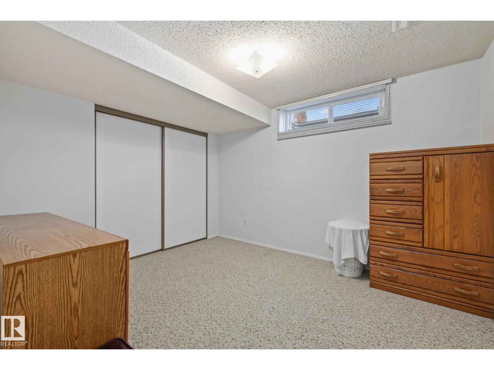 Photo 26 of 27 Pineview Horizon Vg, St Albert AB