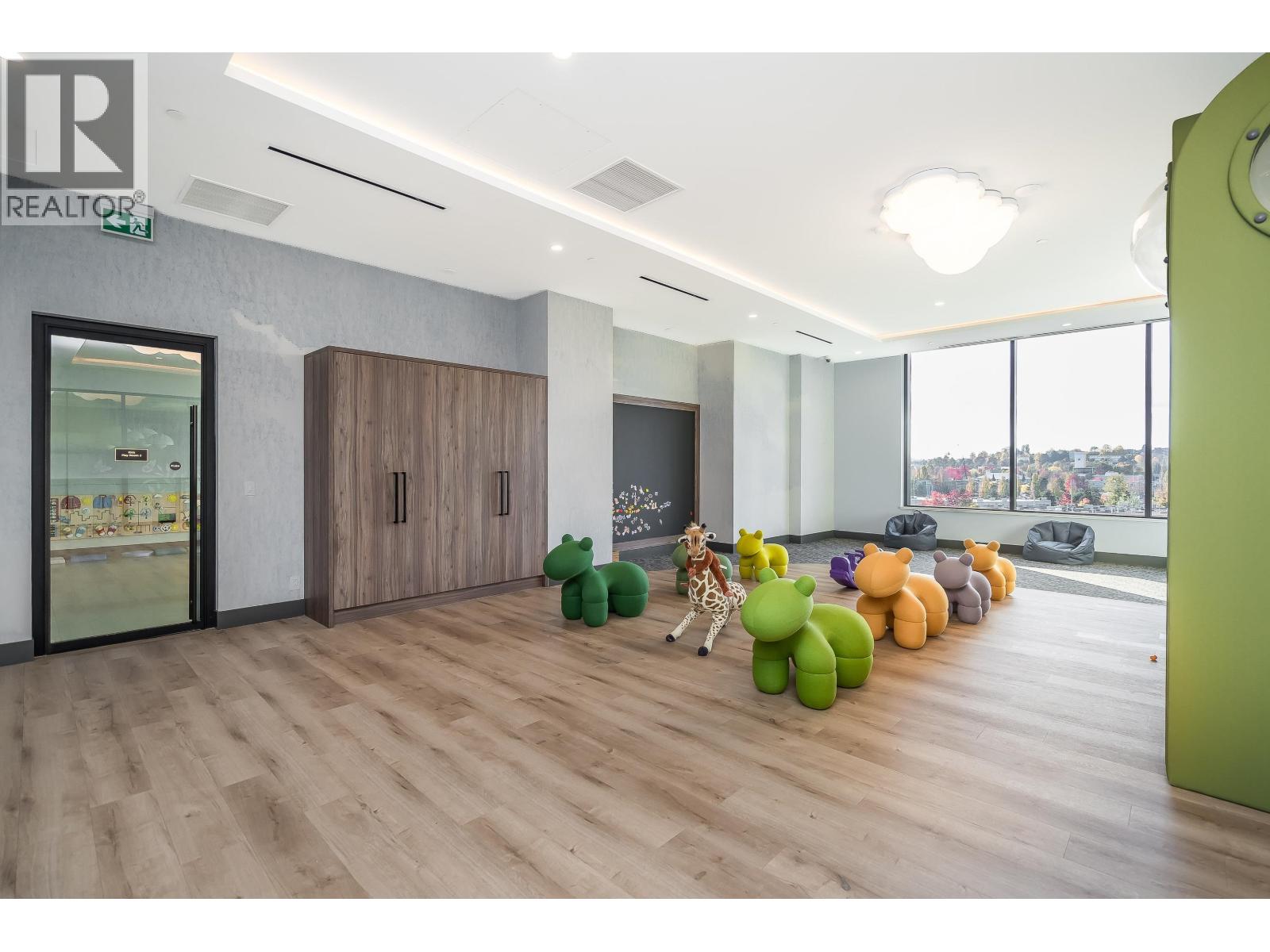 2707 4168 LOUGHEED HIGHWAY, Burnaby