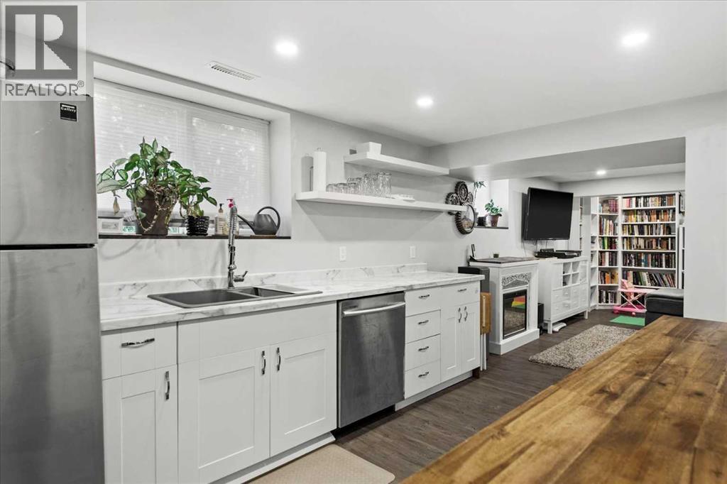 Single Family House Bungalow for Sale in   Street NW Parkdale Calgary 