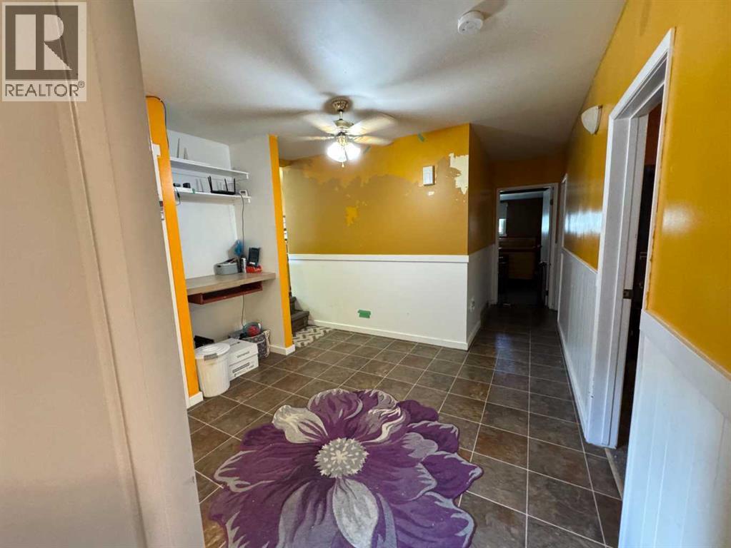 Photo 12 of 923 8 Street N, Lethbridge AB