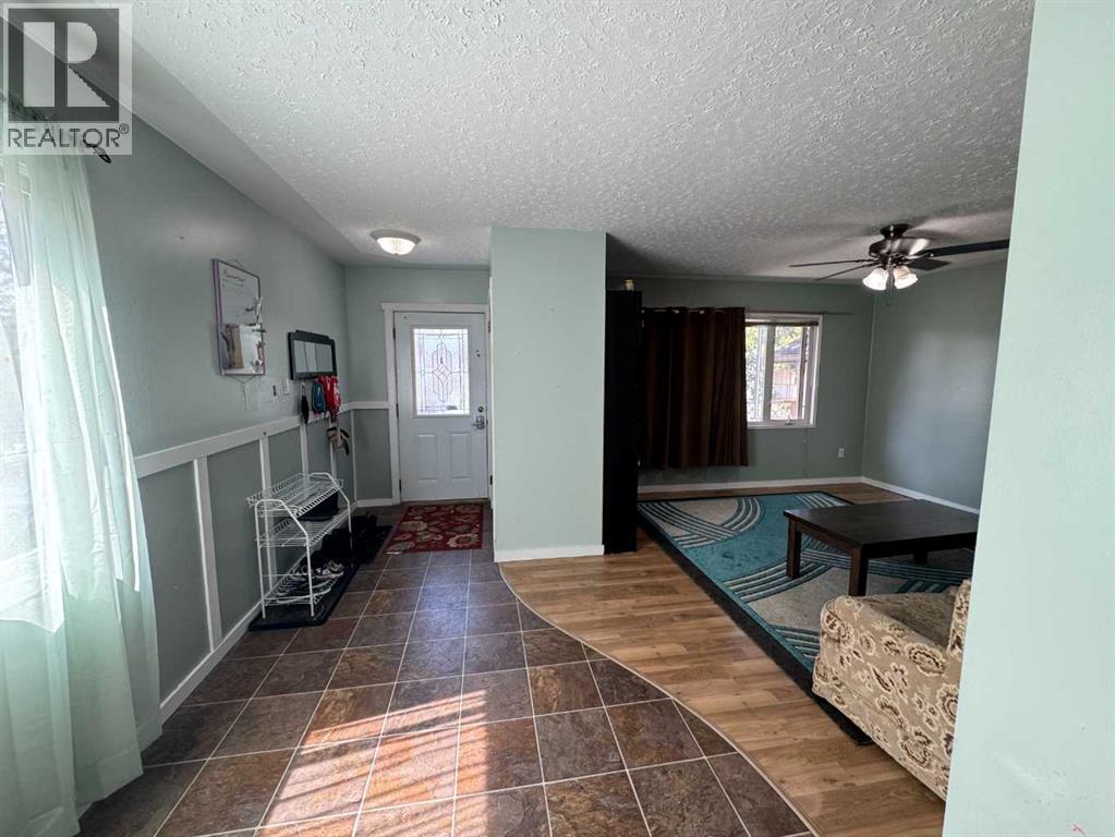 Photo 4 of 923 8 Street N, Lethbridge AB
