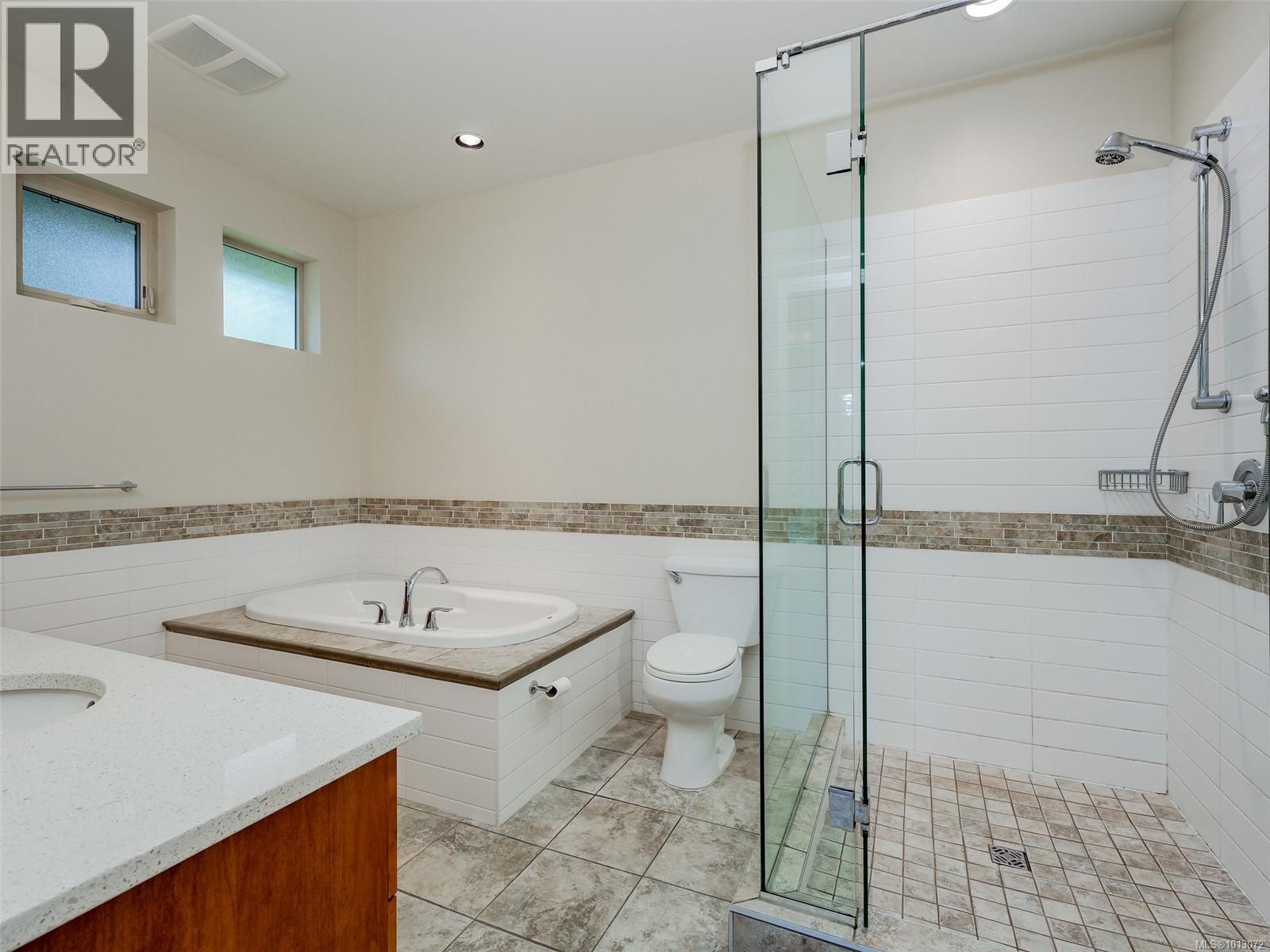 1266 Oceanwood Lane, Saanich