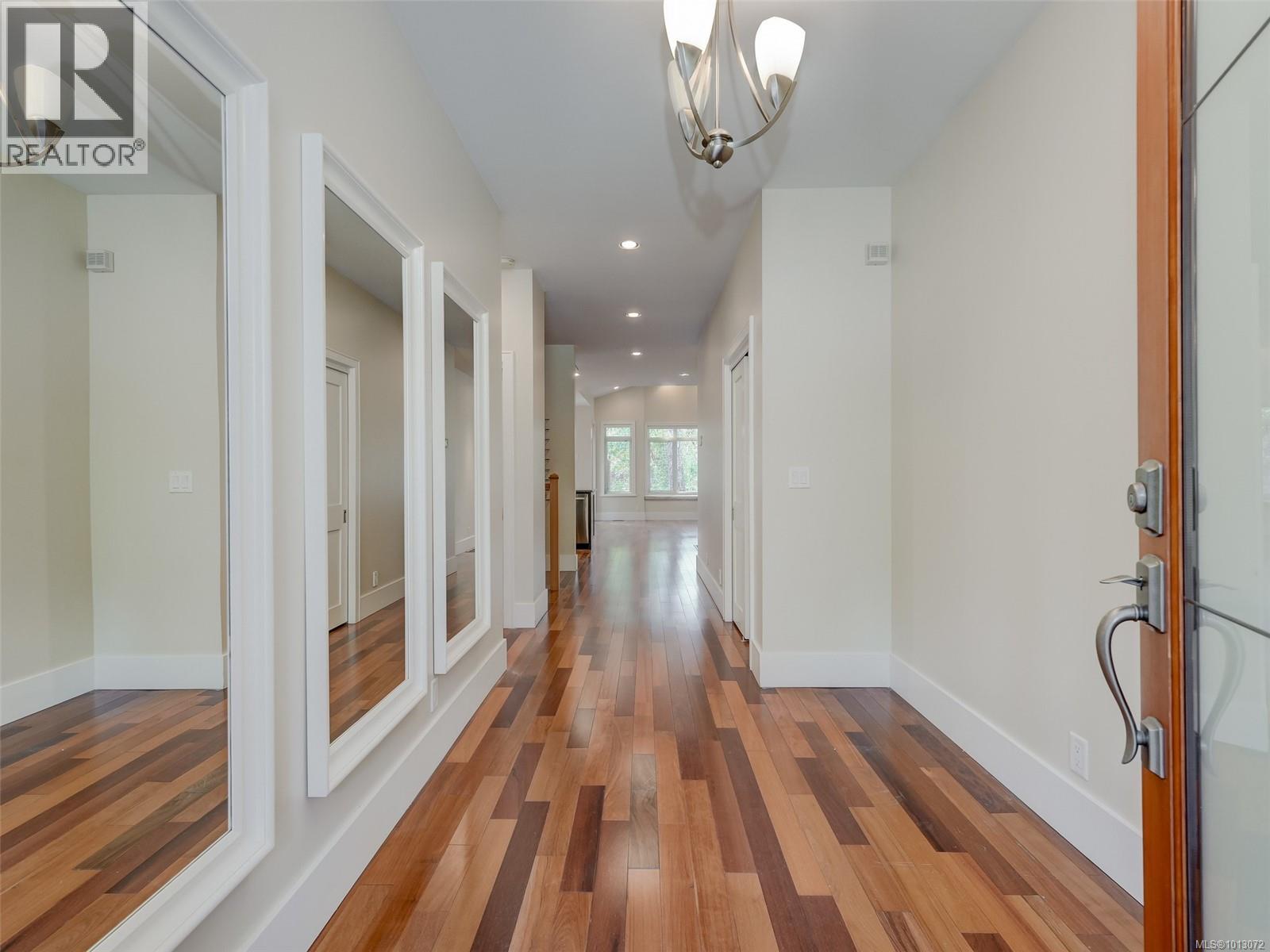 1266 Oceanwood Lane, Saanich