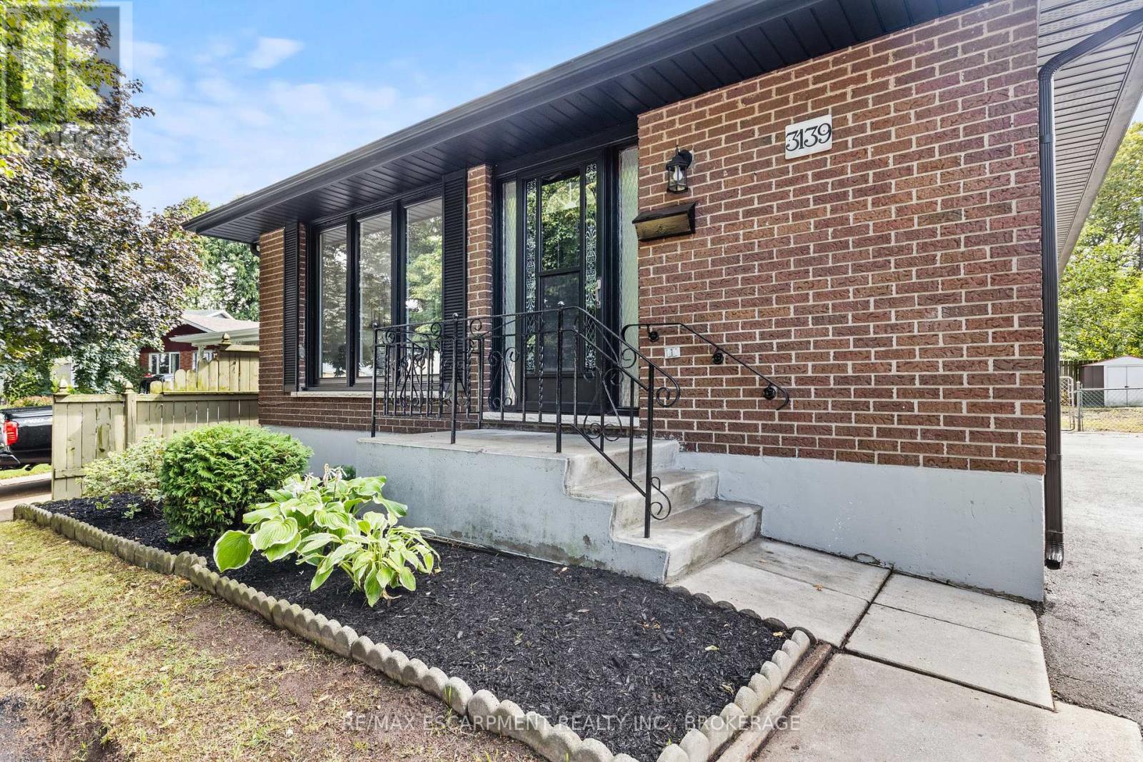 Photo 2 of 3139 Secord Place, Niagara Falls ON