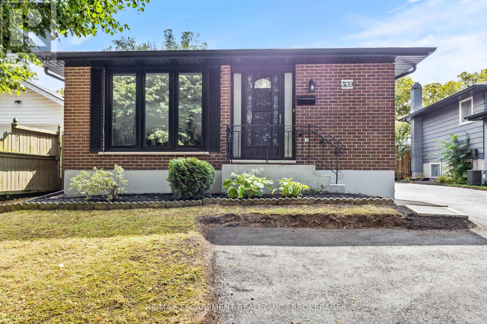 Photo 3 of 3139 Secord Place, Niagara Falls ON