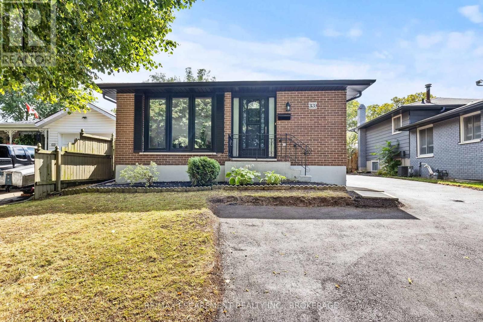 Photo 5 of 3139 Secord Place, Niagara Falls ON