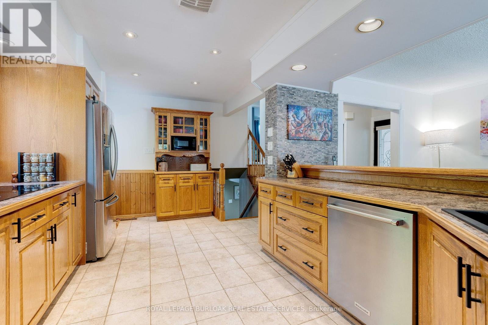 Photo 10 of 3500 Rockwood Drive, Burlington ON