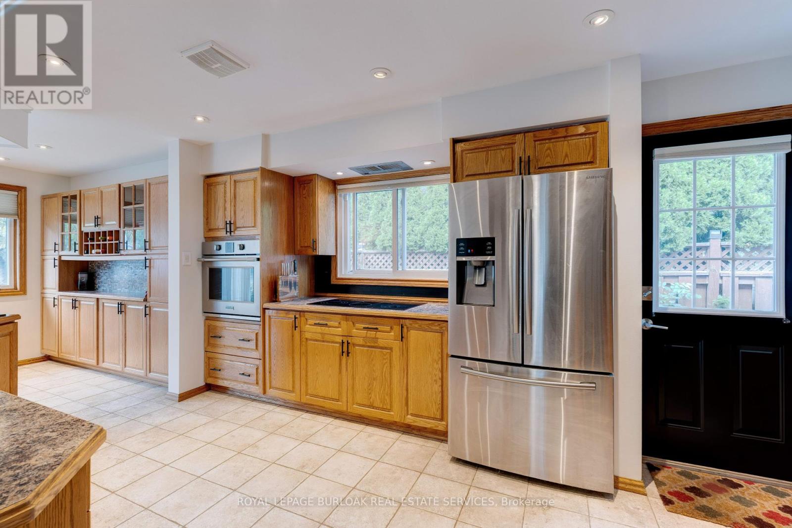 Photo 14 of 3500 Rockwood Drive, Burlington ON