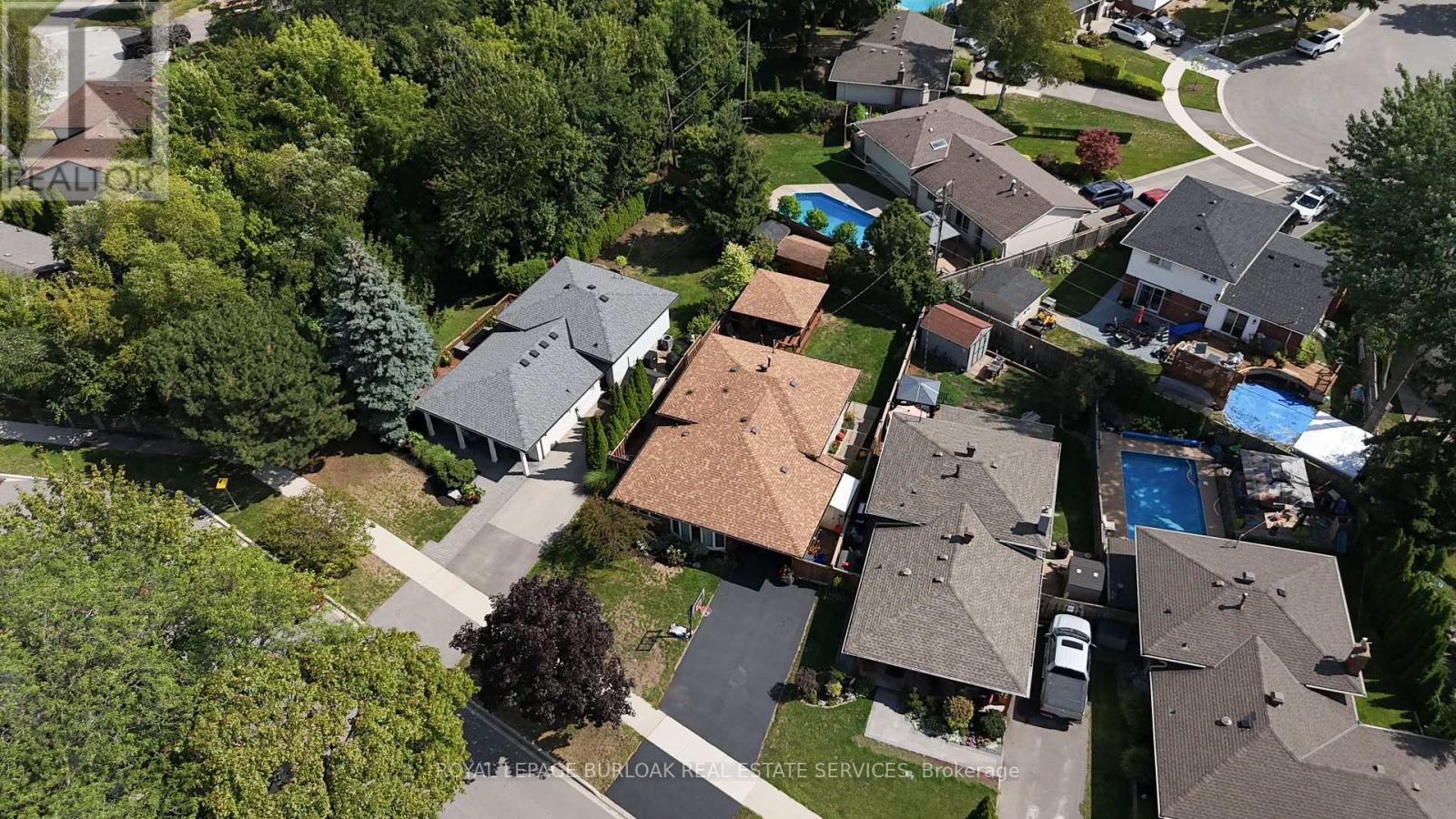 Photo 2 of 3500 Rockwood Drive, Burlington ON