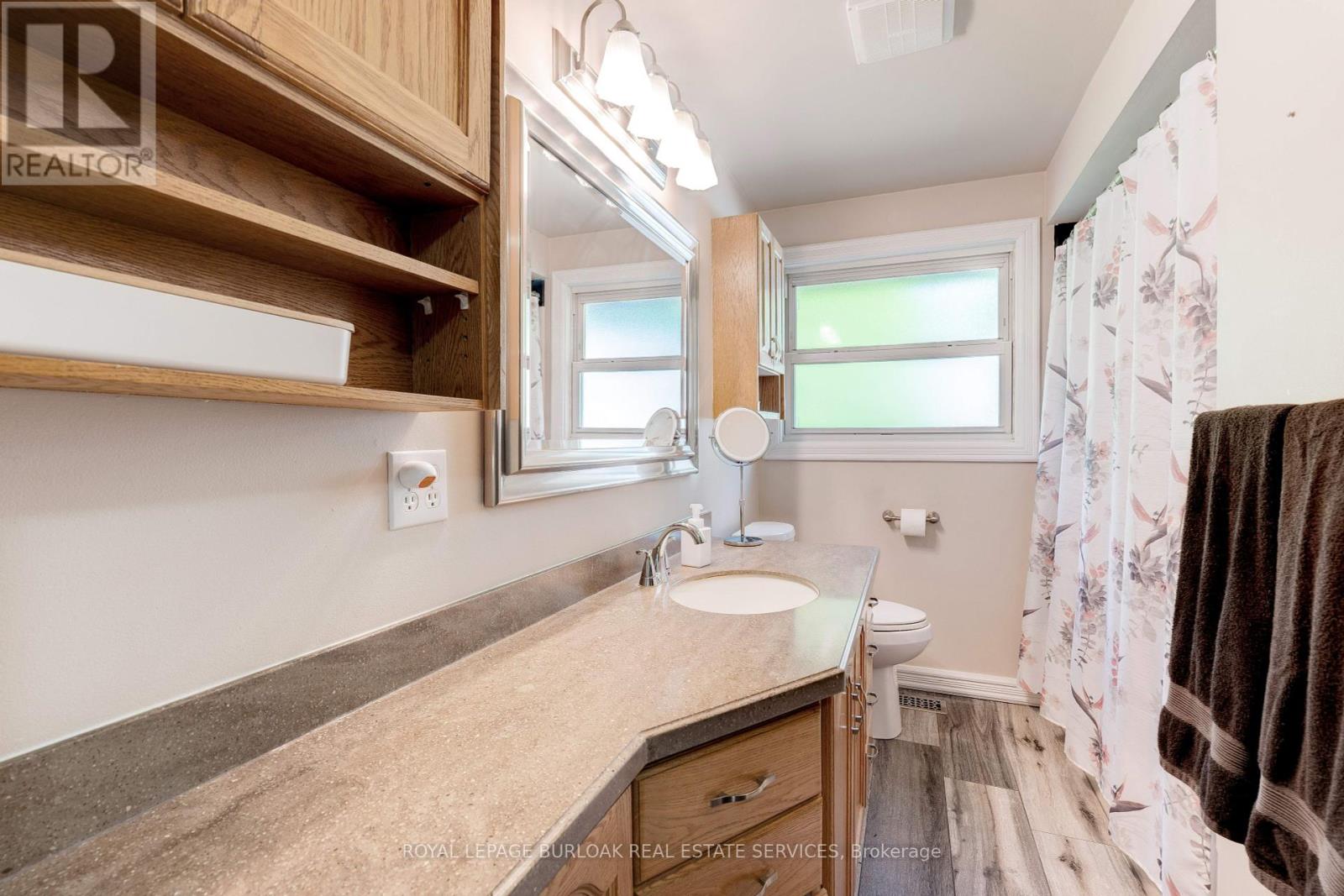 Photo 20 of 3500 Rockwood Drive, Burlington ON