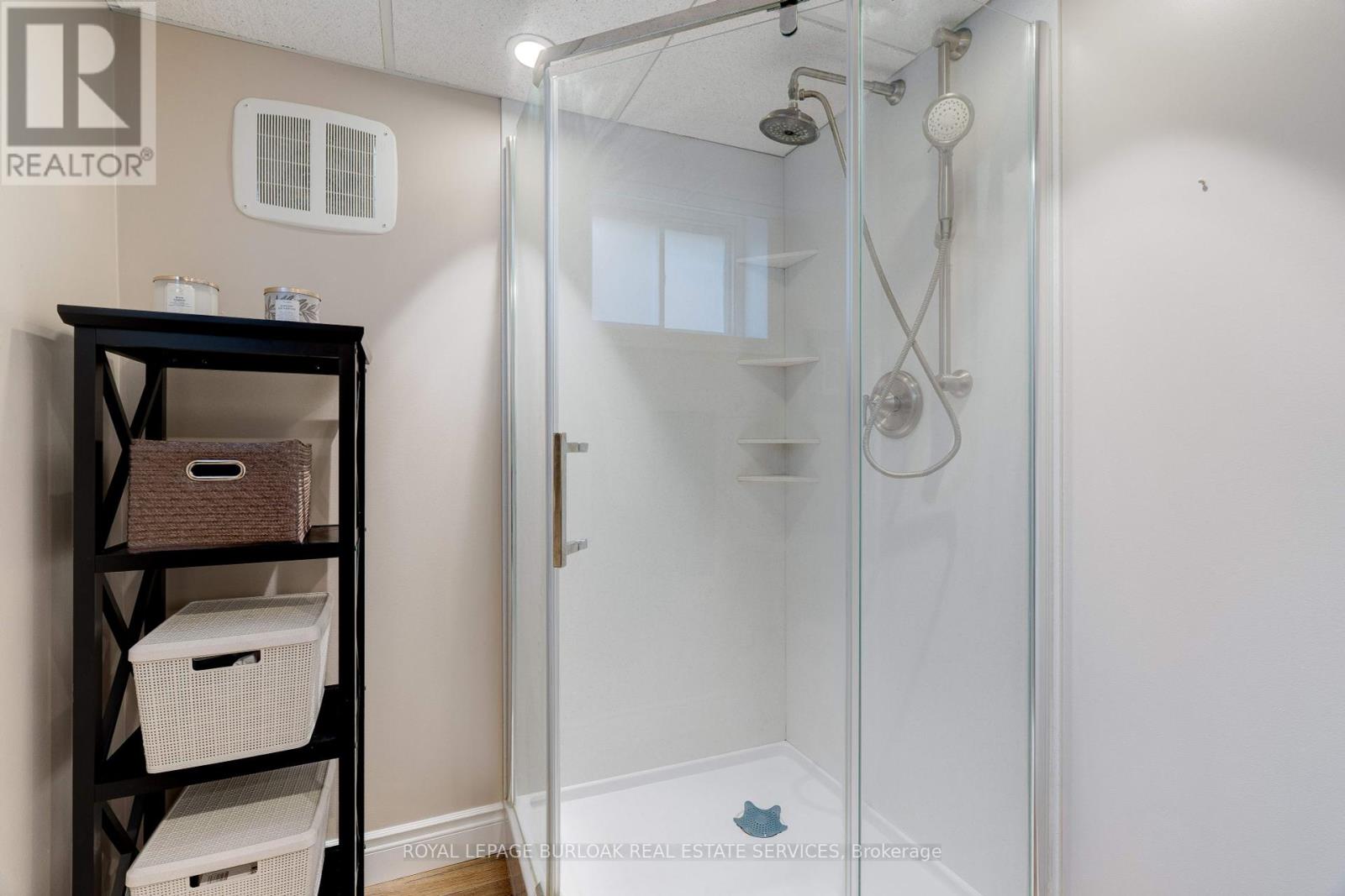 Photo 23 of 3500 Rockwood Drive, Burlington ON