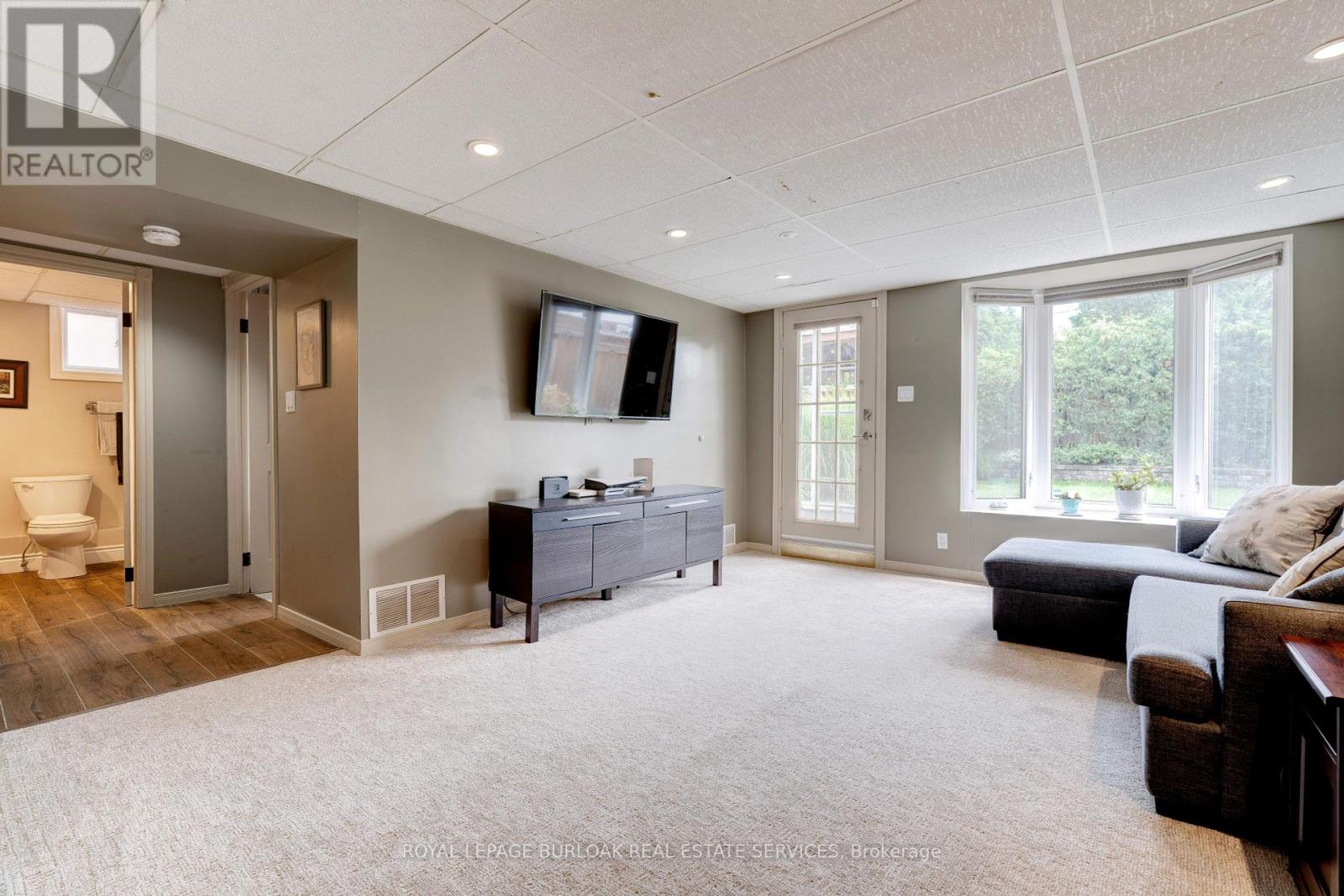 Photo 24 of 3500 Rockwood Drive, Burlington ON