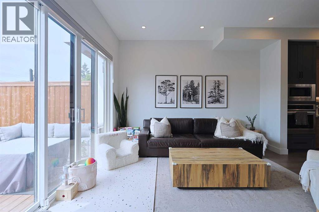 Photo 17 of 2719 18 Street Nw, Calgary AB