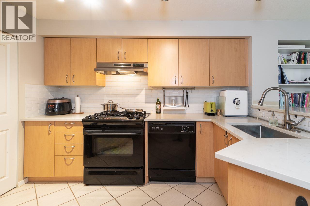 Photo 3 of 116 9283 Government Street, Burnaby BC