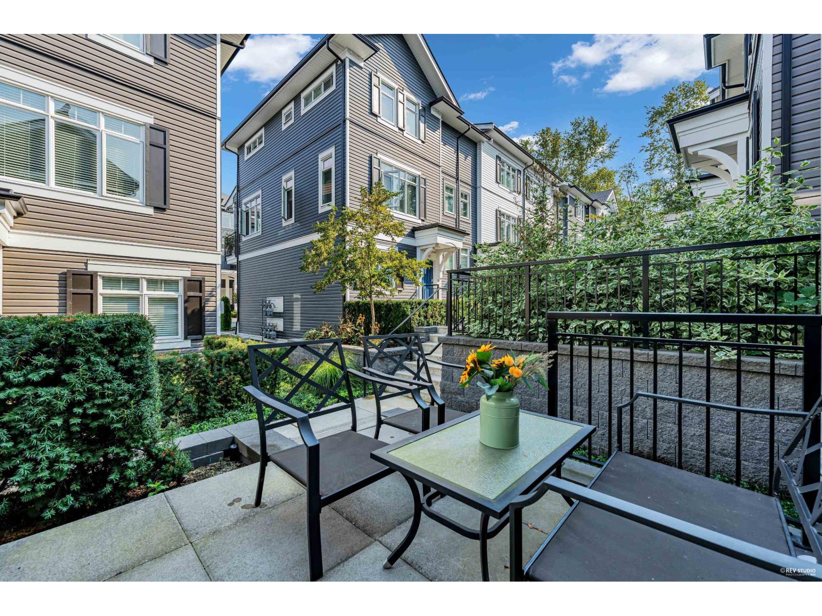 Photo 4 of 87 2070 Oak Meadows Drive, Surrey BC