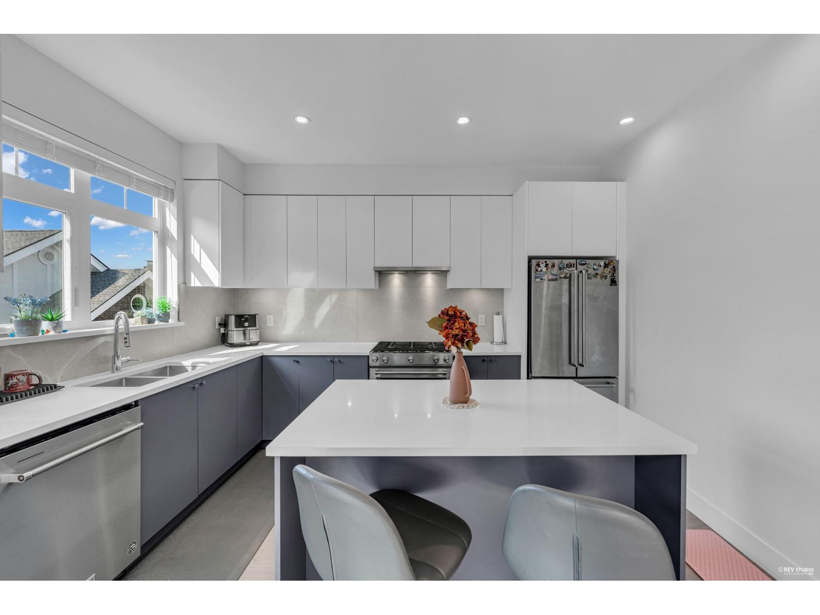 Photo 10 of 87 2070 Oak Meadows Drive, Surrey BC