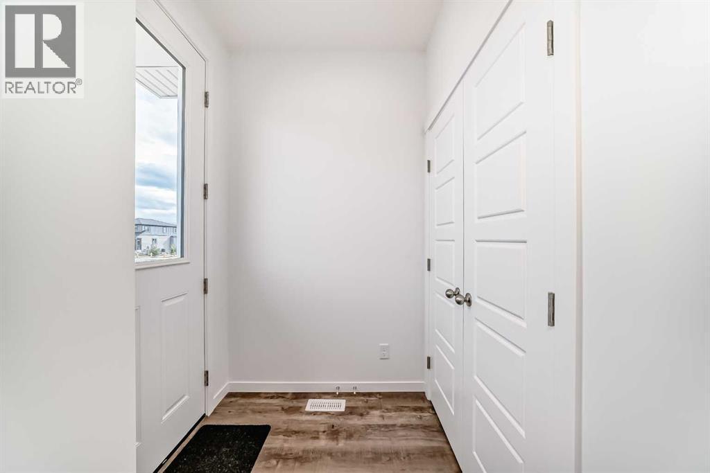 Photo 3 of 72 Wedderburn Drive, Okotoks AB