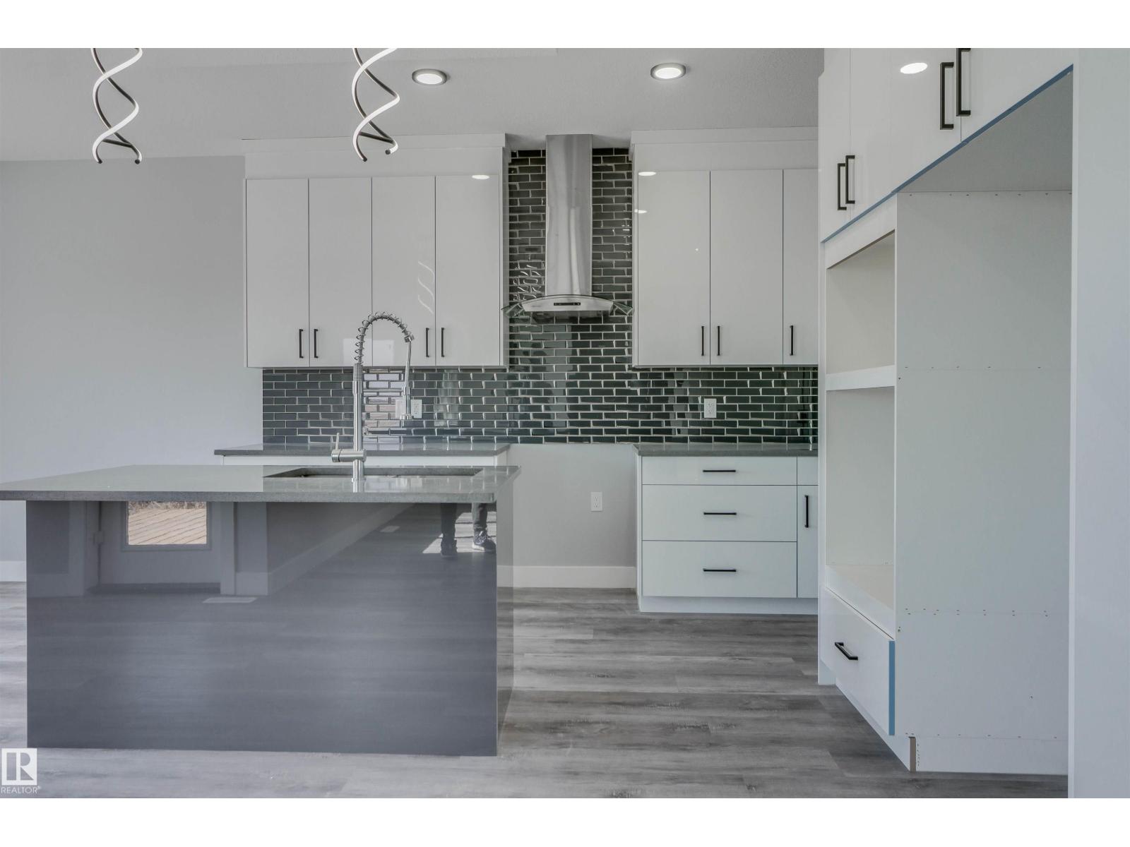 Photo 11 of 829 Morris Av, Leduc AB