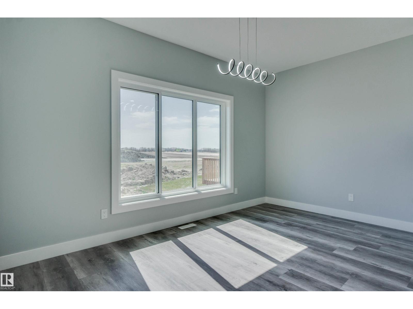 Photo 12 of 829 Morris Av, Leduc AB