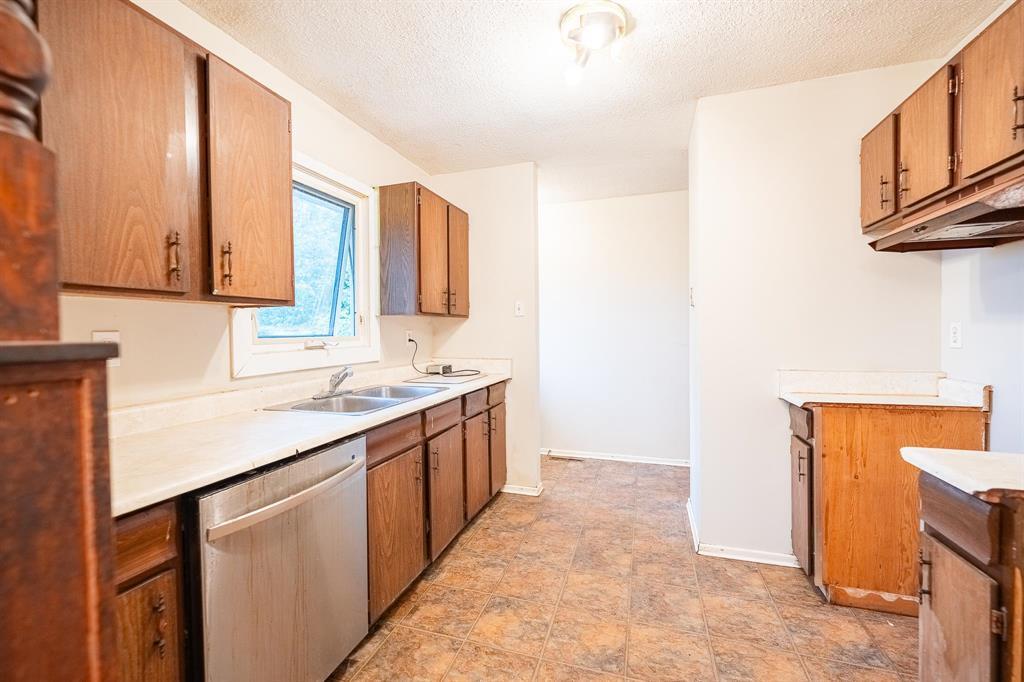 Photo 6 of 141 Kay Crescent, Winnipeg MB